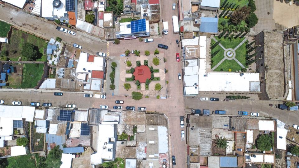 Jardín principal y calles del centro vistos desde arriba